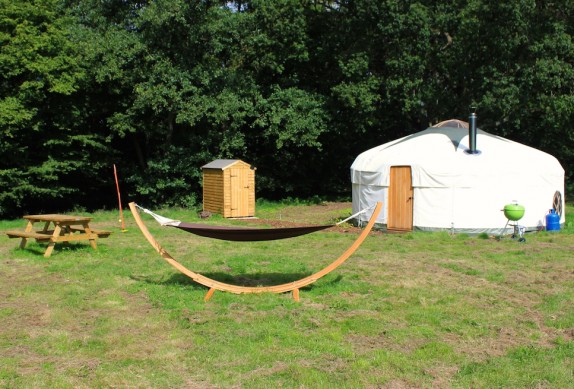 glamping-norfolk-round-the-woods-oakfront-574x389